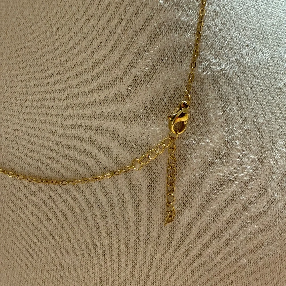 Elegant Gold and White Flower Pendant Necklace steel 316L